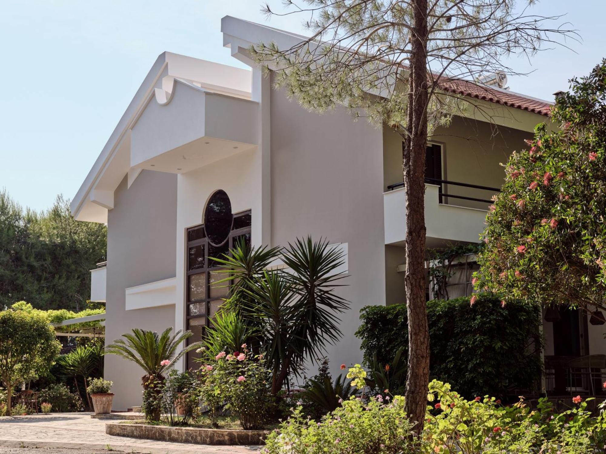 Villa La Maison Du Maire - Luxury With Private Pool, By Zantewize *